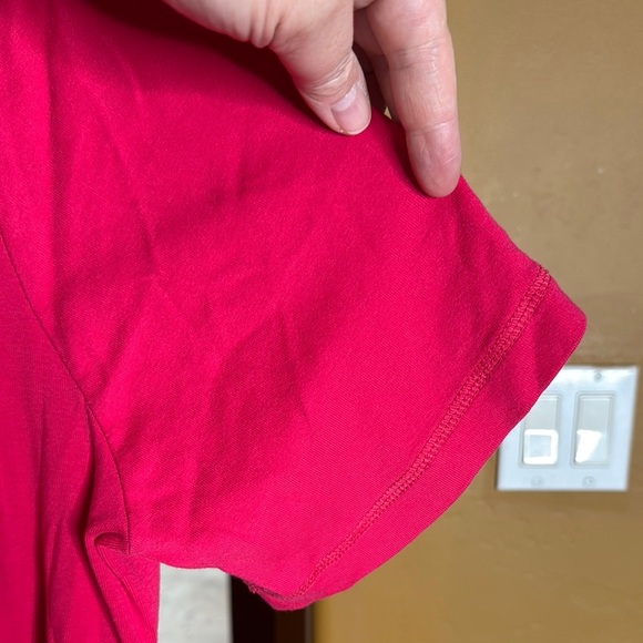 Duluth Trading Co Plus Lightweight Longtail T Short Sleeve Henley Fuchsia Sz XL - Picture 4 of 5